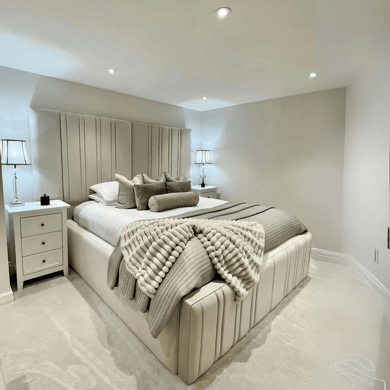 Finsbury One: Elegant Deep Square UK Stool