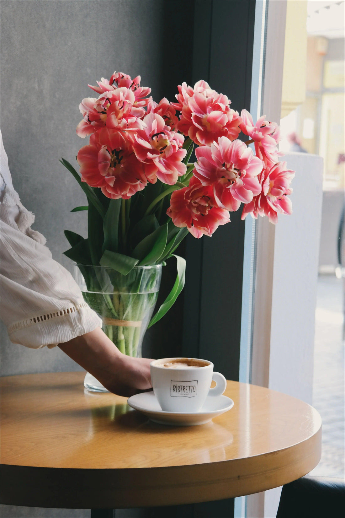 Why should you have a small coffee table? - UK Beds Direct ltd