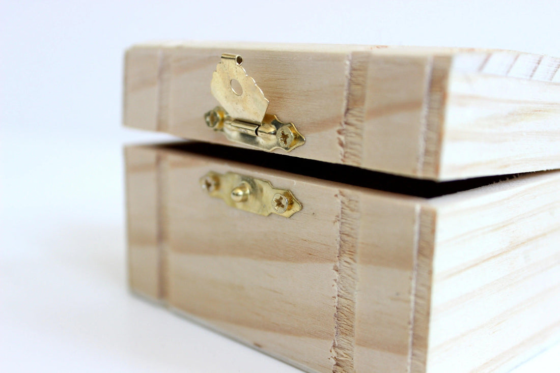 Outdoor Storage Box: A Guide to Right Material - UK Beds Direct ltd
