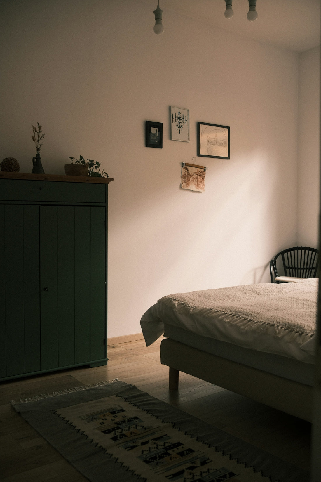 A Step-by-Step Guide to Transforming Your Bedroom Decor