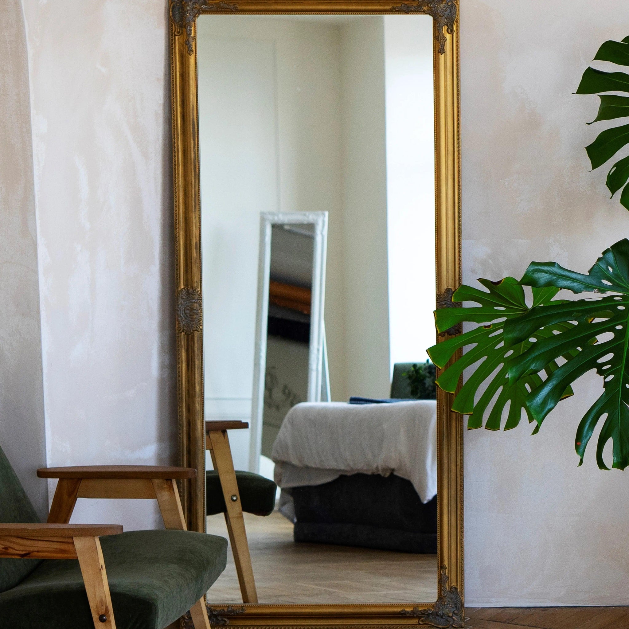 Standing-Mirrors-Enhance-Your-Space-with-Style-and-Position UK Beds Direct ltd